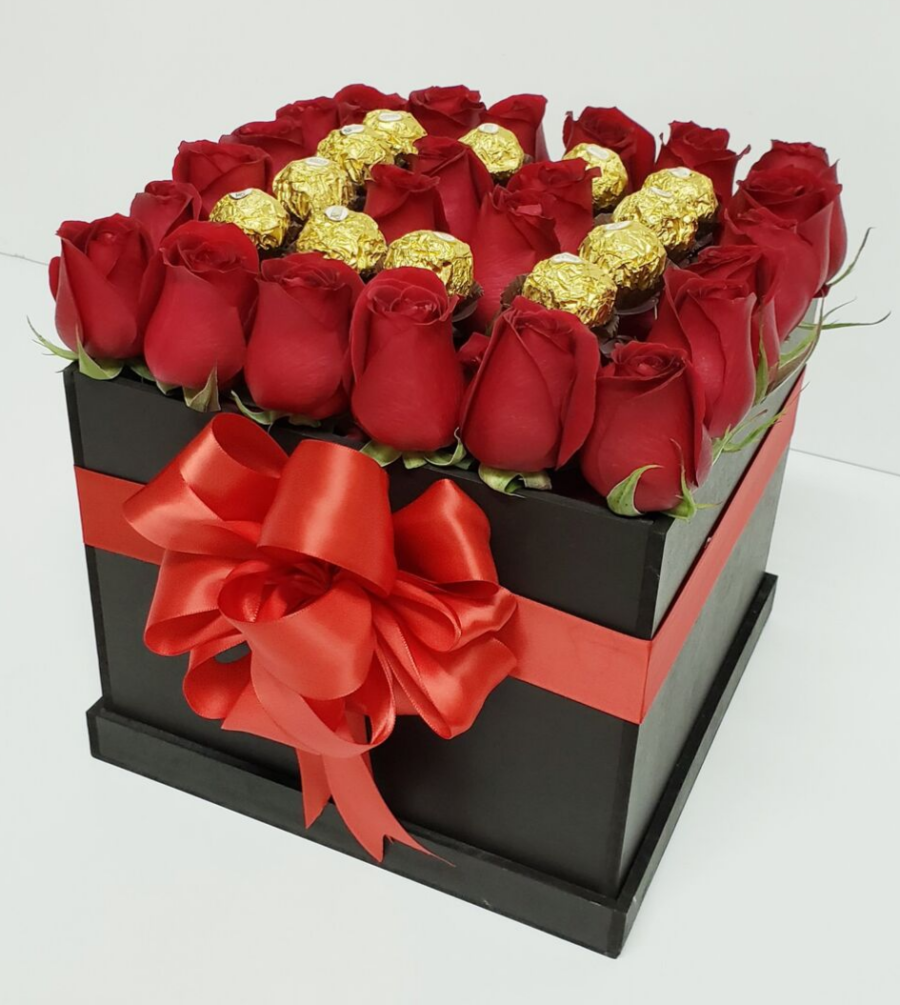 Caja de rosas y chocolates ferrero